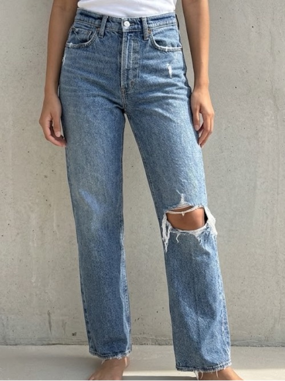 Abercrombie Distressed 90s Relaxed High Rise Jean 26